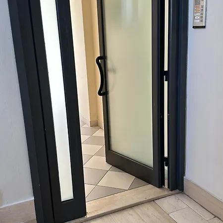 Fronte Mare - A Due Passi Dal Blu *