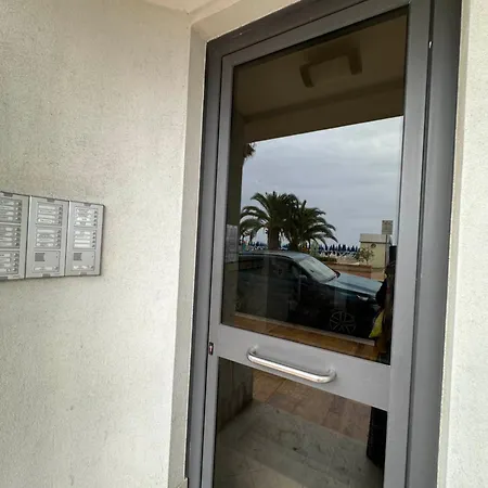 Fronte Mare - A Due Passi Dal Blu * Civitanova Marche